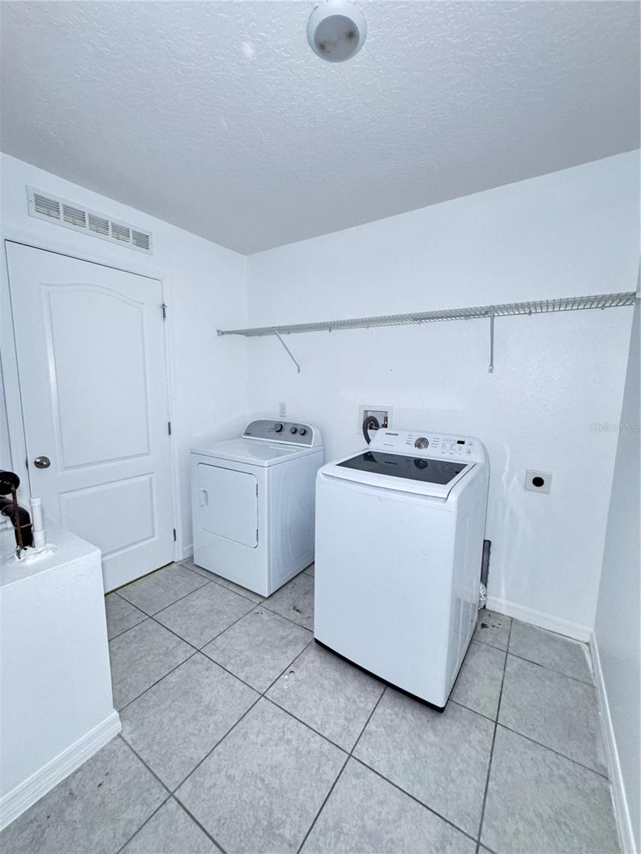 Image 19 of 32 For 803 James Drive