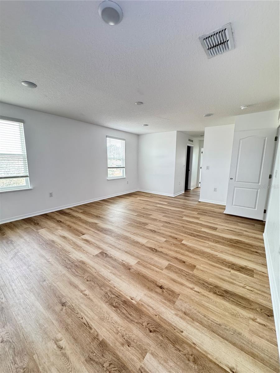 Image 21 of 32 For 803 James Drive