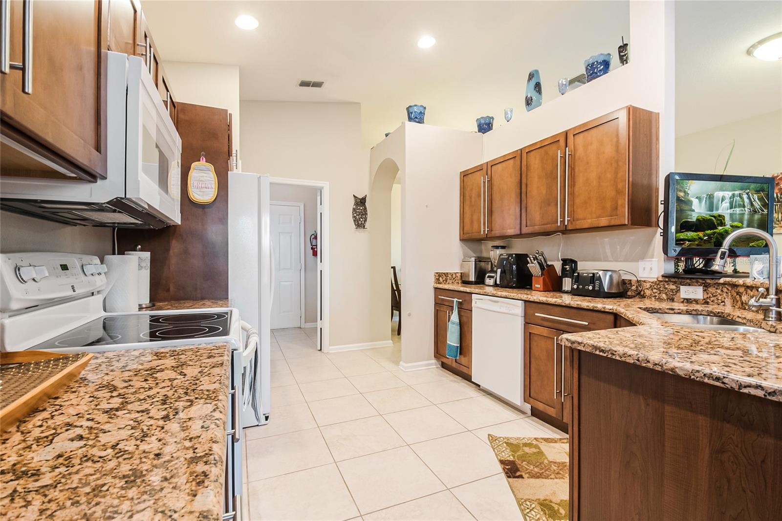 Image 11 of 50 For 8204 Fan Palm Way