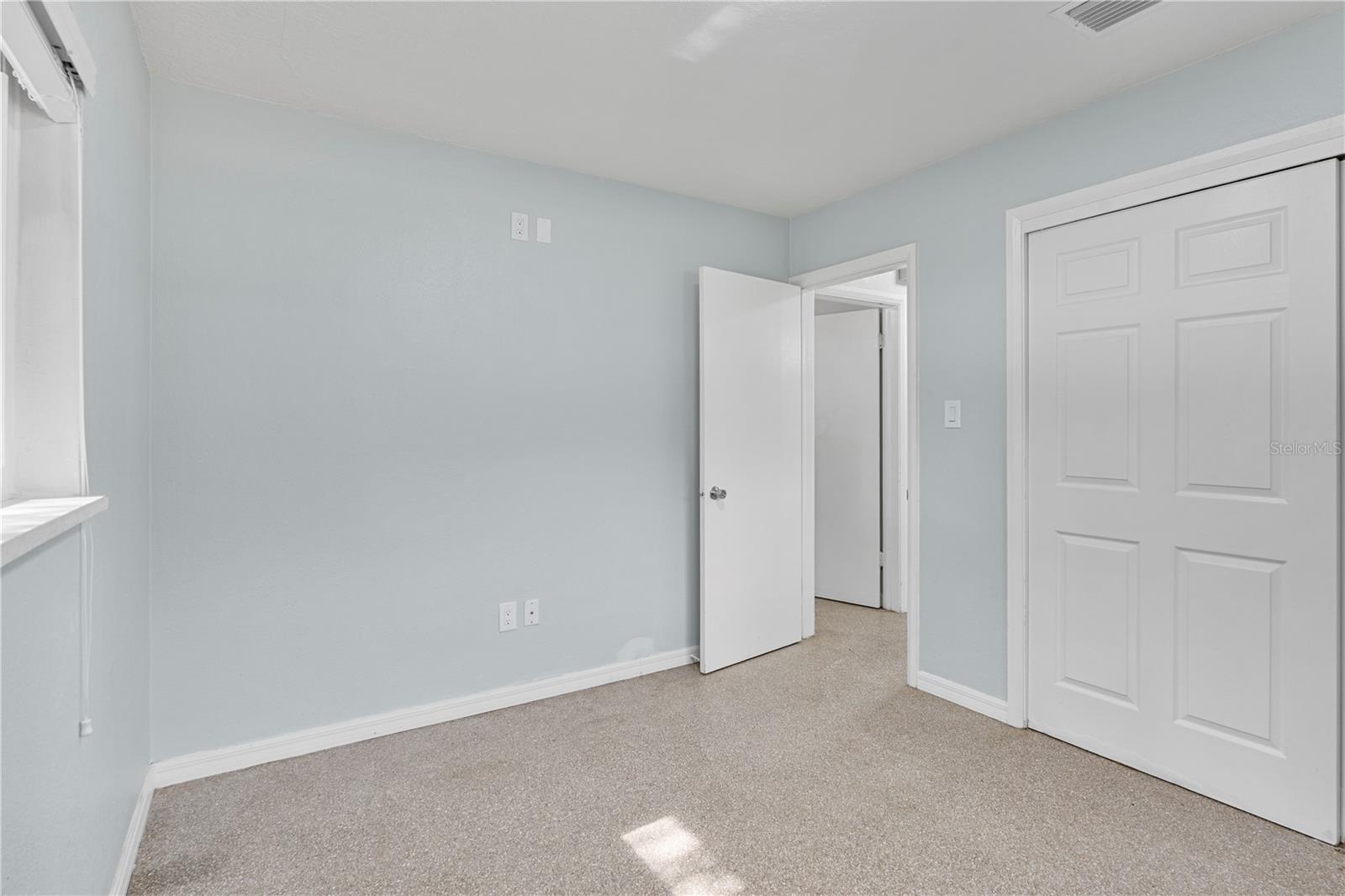 Image 15 of 72 For 11987 Maple Street