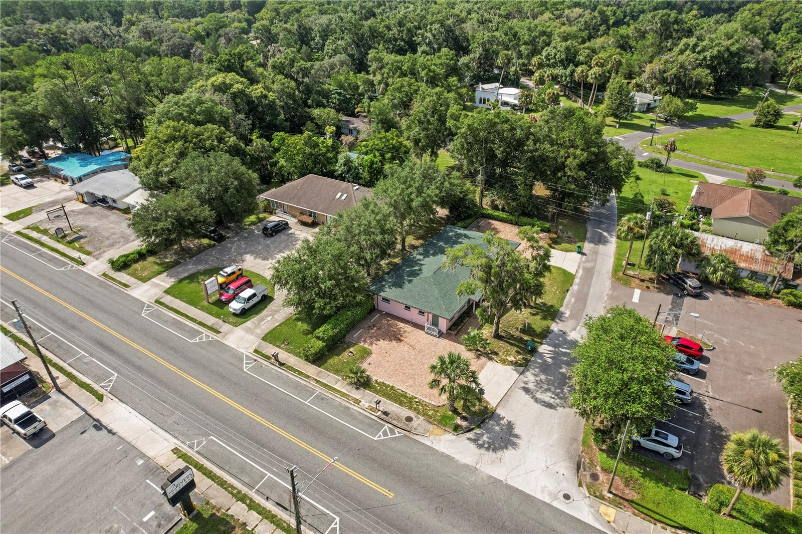 Image 2 of 72 For 11987 Maple Street