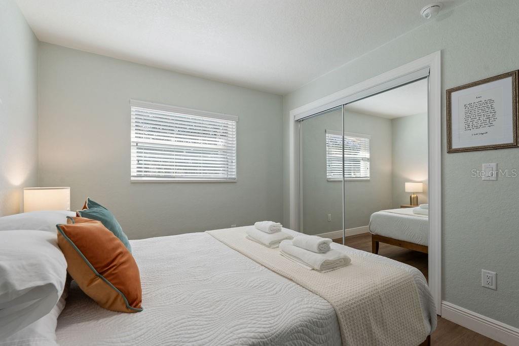 Image 37 of 72 For 11987 Maple Street