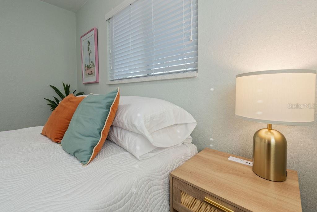 Image 39 of 72 For 11987 Maple Street