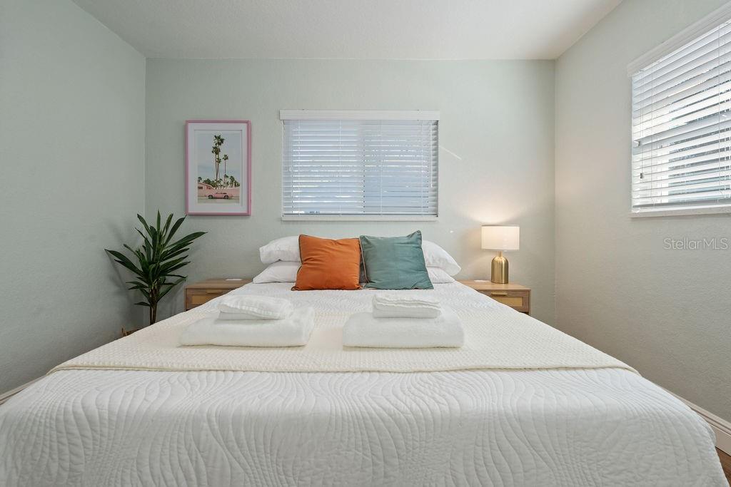 Image 40 of 72 For 11987 Maple Street