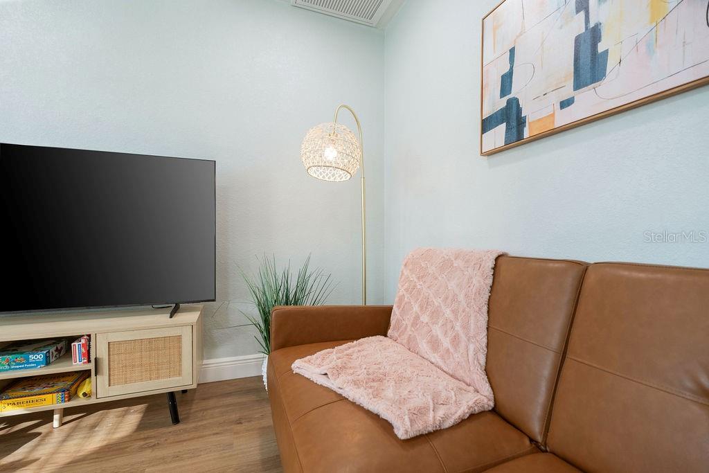 Image 70 of 72 For 11987 Maple Street