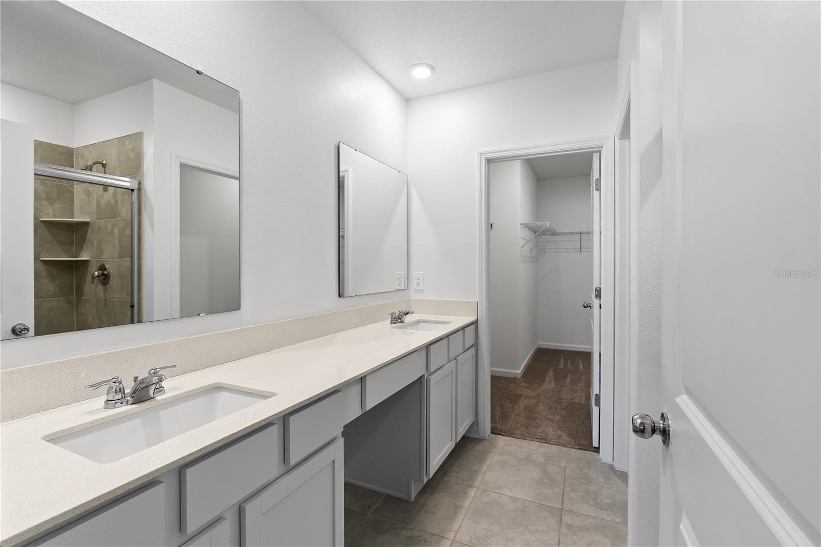 Image 14 of 39 For 4253 Twisted Twig Bend