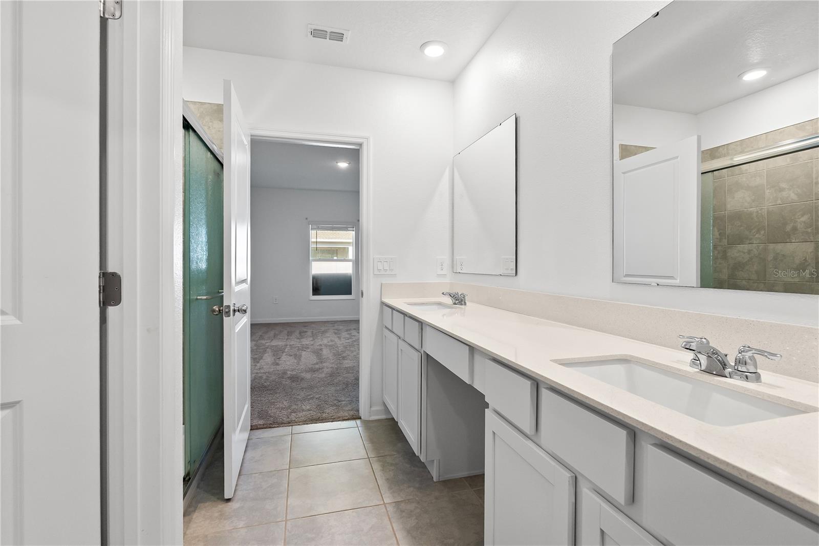 Image 15 of 39 For 4253 Twisted Twig Bend