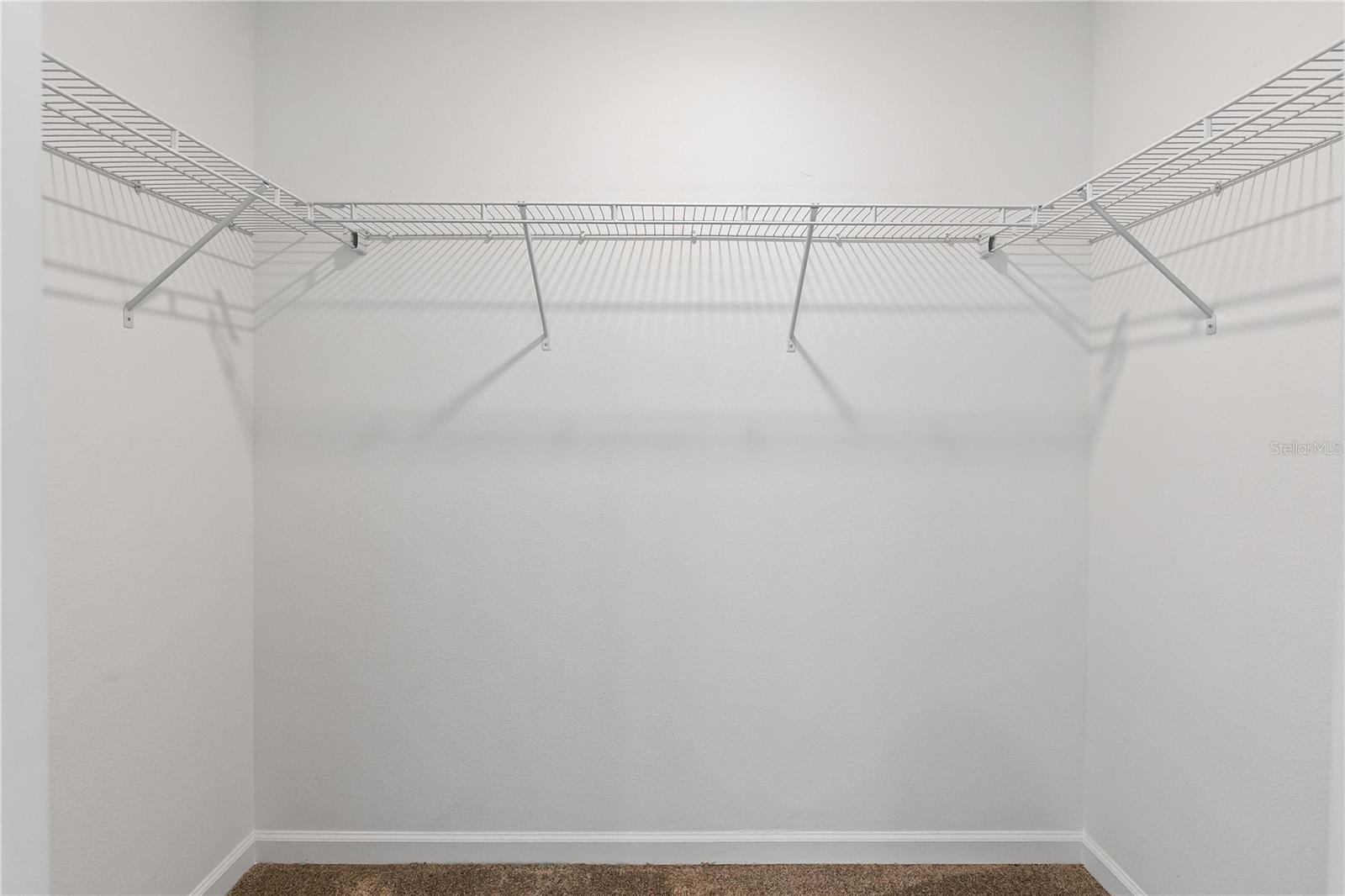 Image 23 of 39 For 4253 Twisted Twig Bend