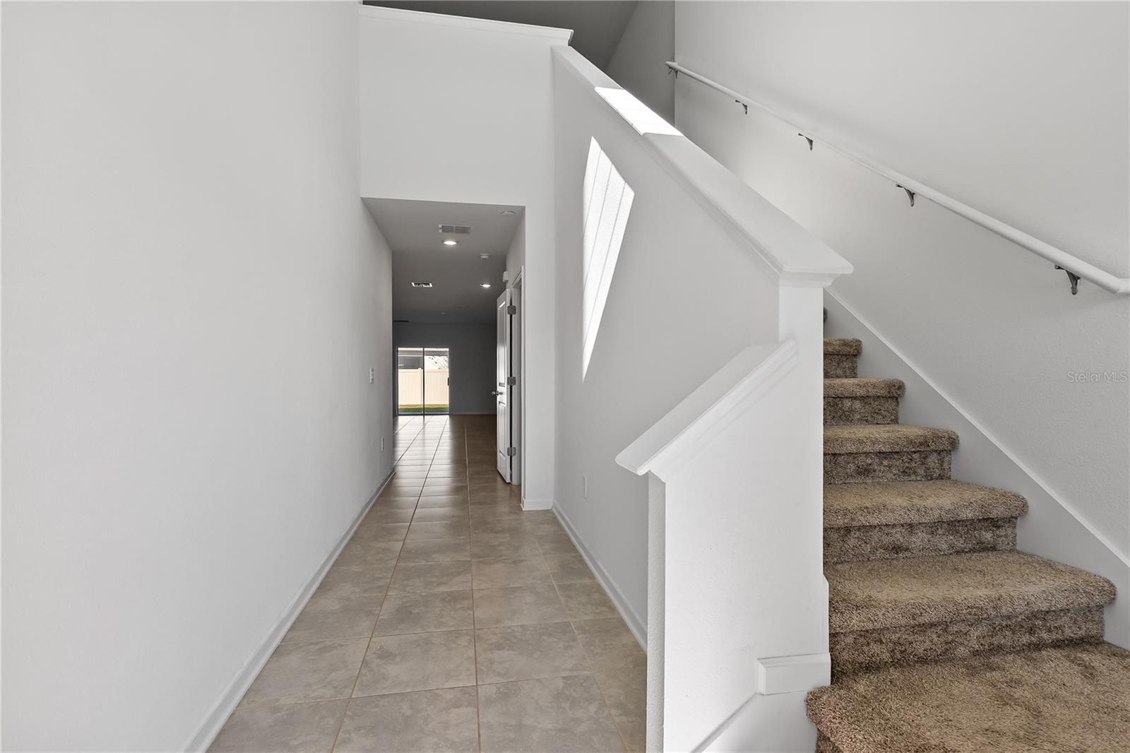 Image 4 of 39 For 4253 Twisted Twig Bend