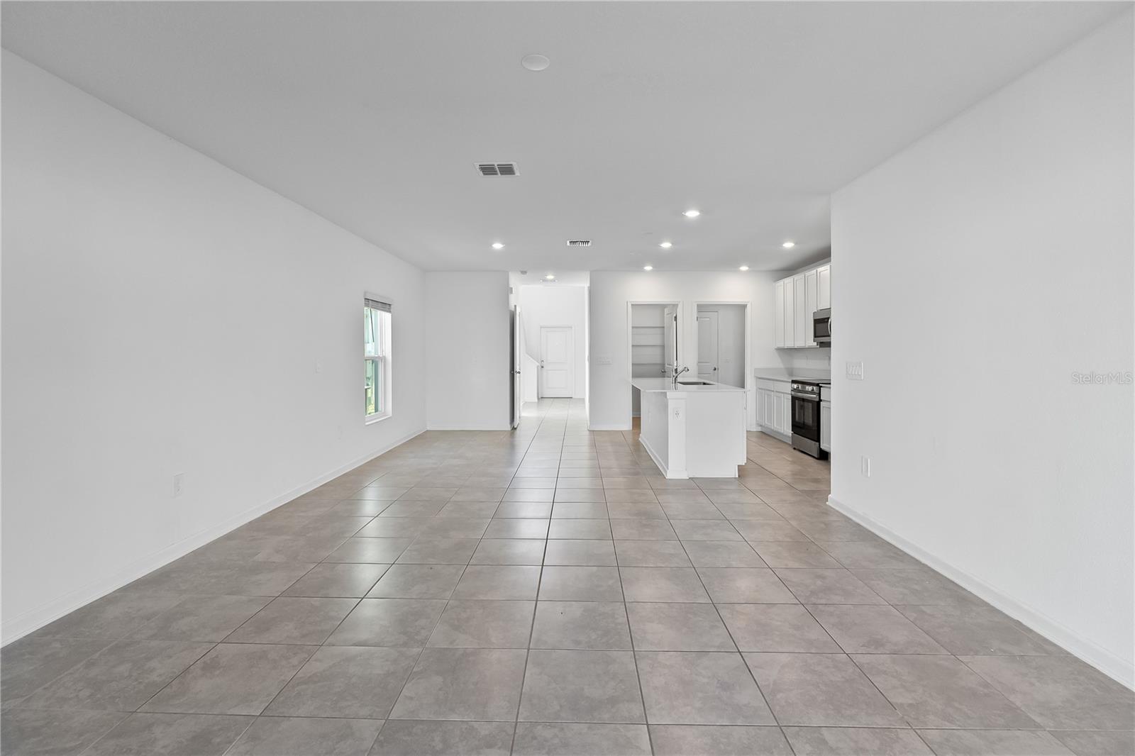 Image 5 of 39 For 4253 Twisted Twig Bend