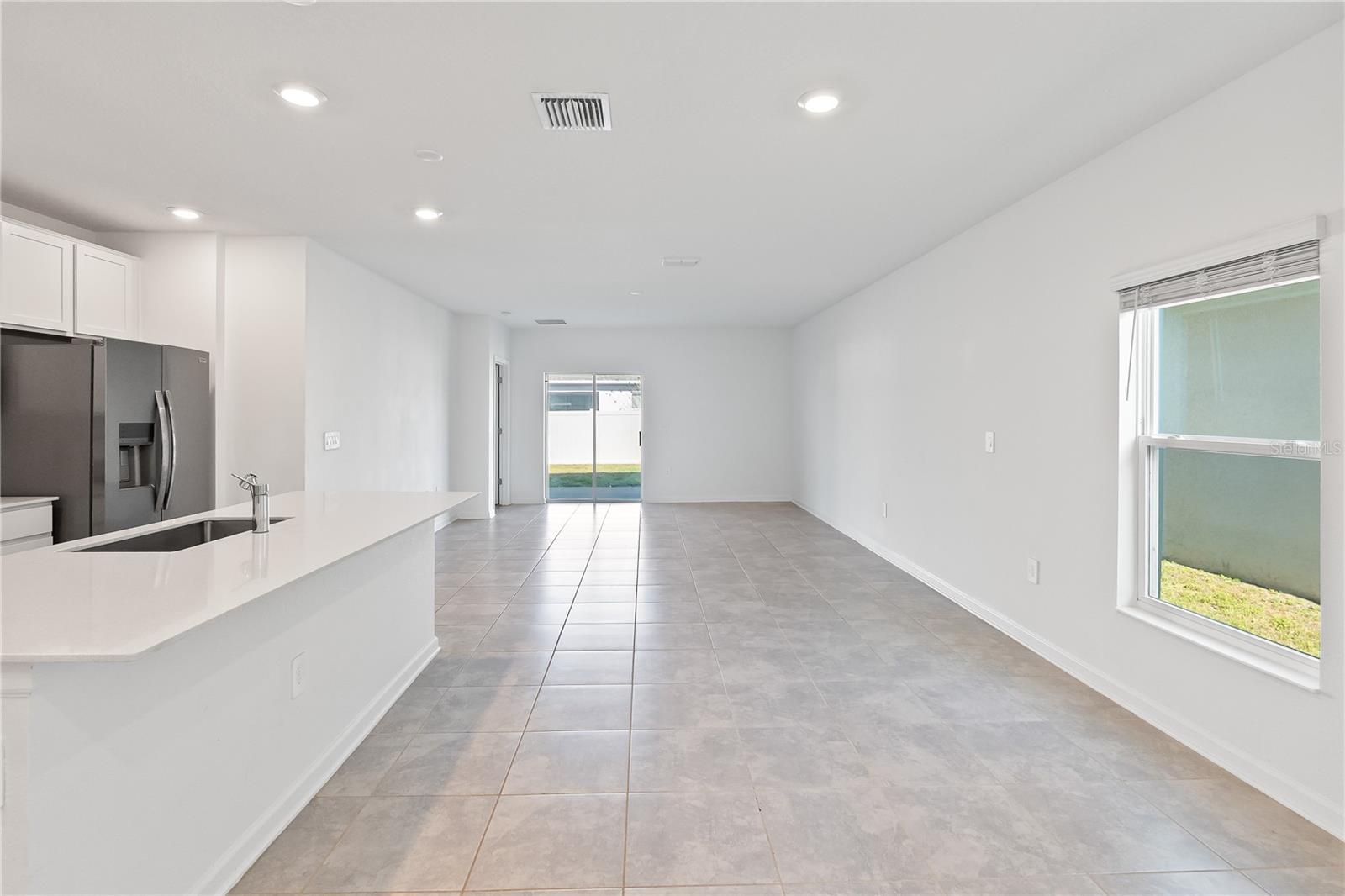 Image 7 of 39 For 4253 Twisted Twig Bend