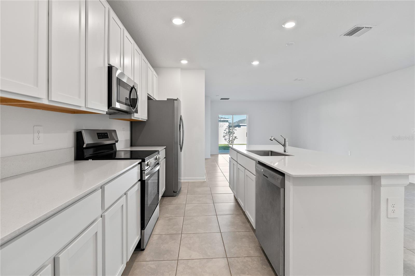 Image 8 of 39 For 4253 Twisted Twig Bend