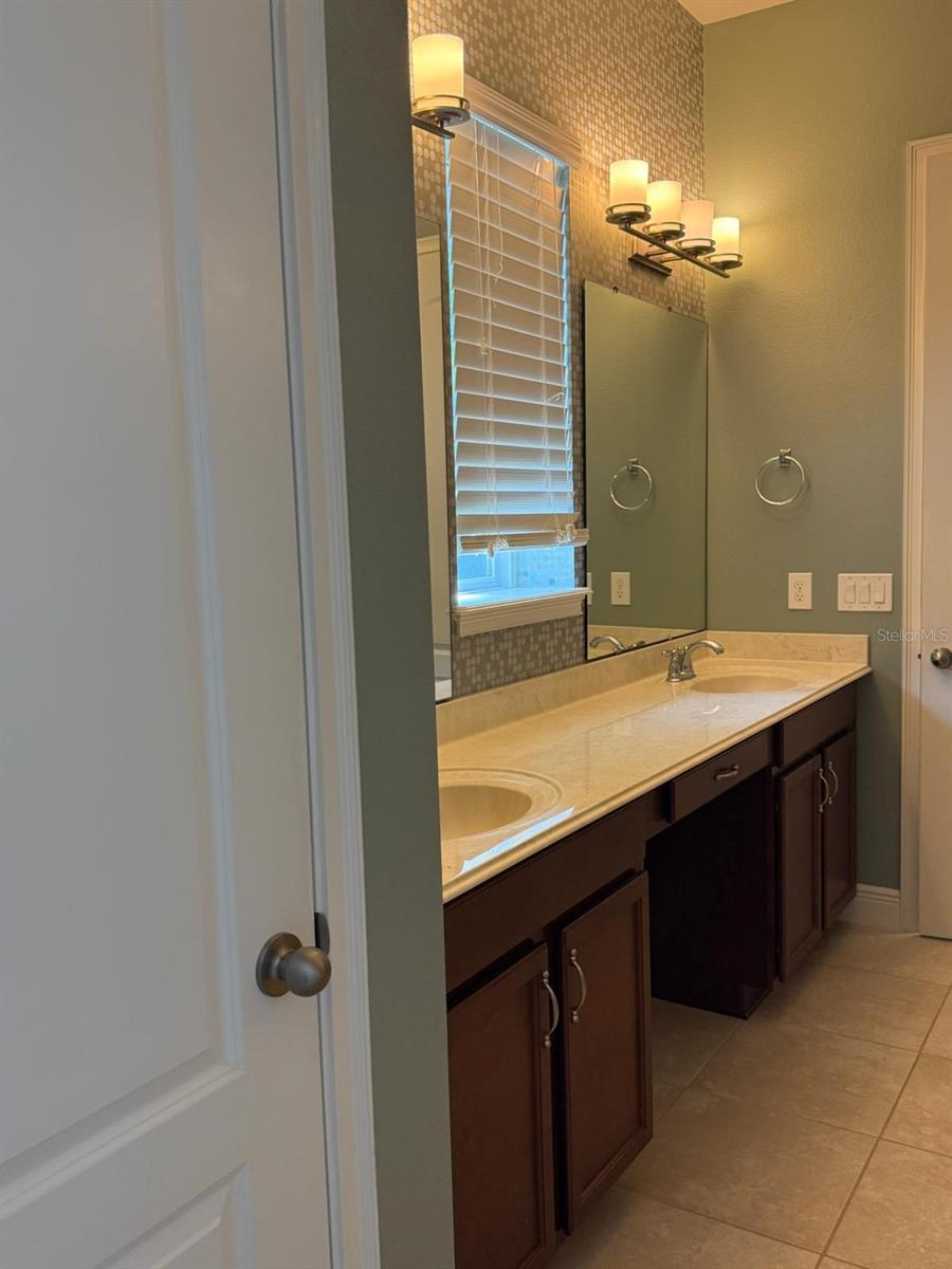 Image 19 of 38 For 13779 Eliot Avenue