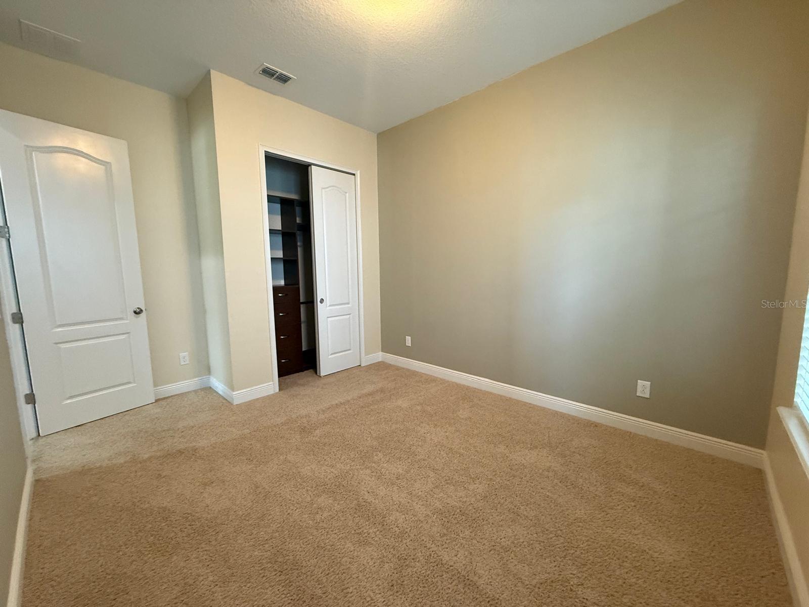 Image 26 of 38 For 13779 Eliot Avenue