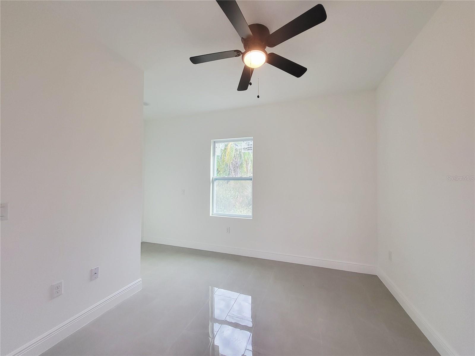 Image 3 of 8 For 1171 Sapphire Street Se