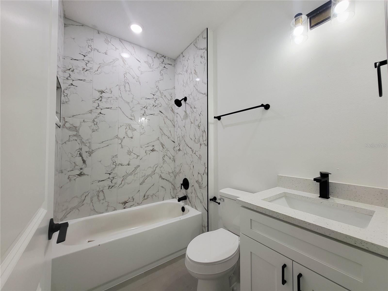 Image 6 of 8 For 1171 Sapphire Street Se