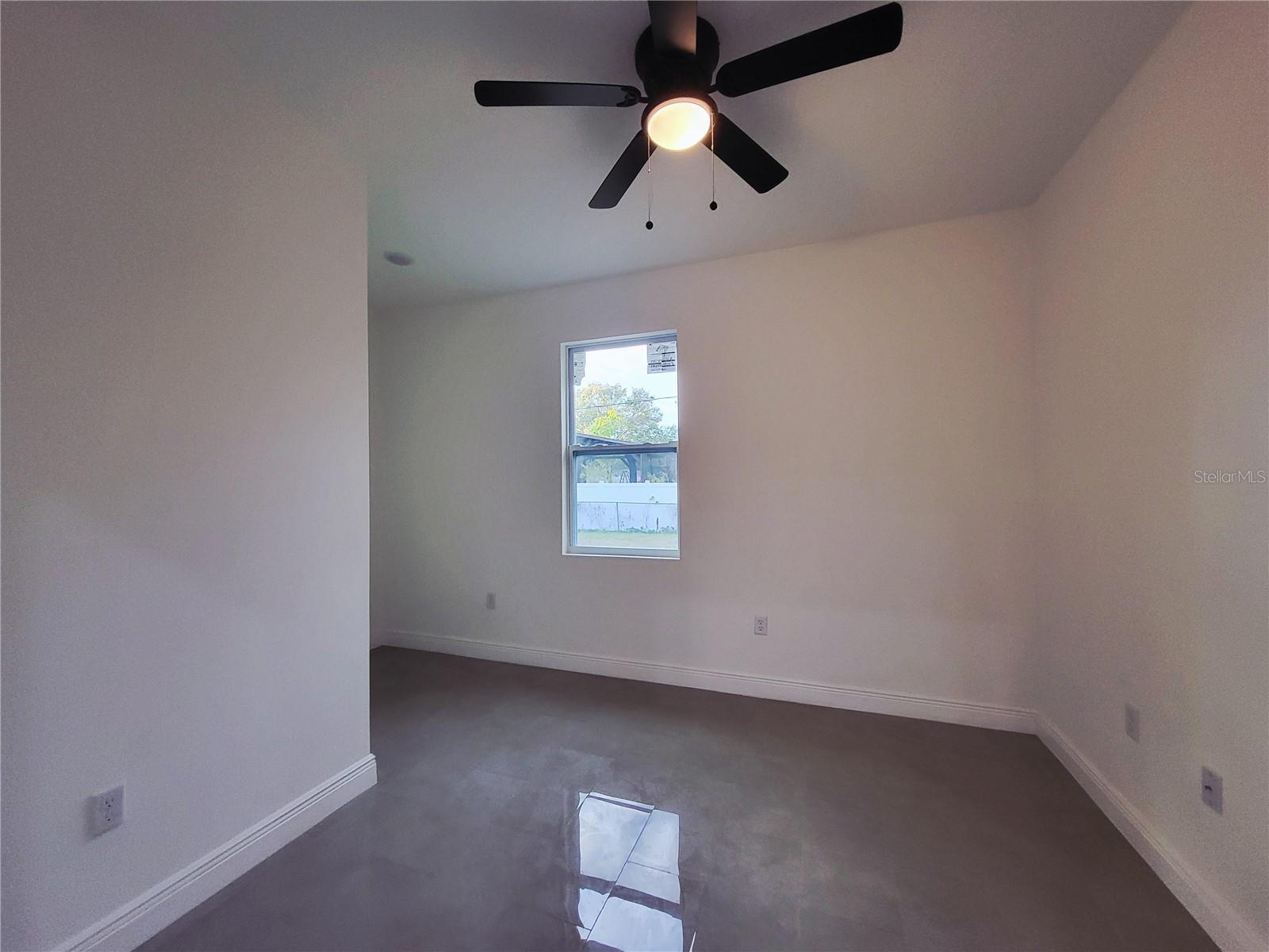 Image 6 of 10 For 1620 Welland Street Se