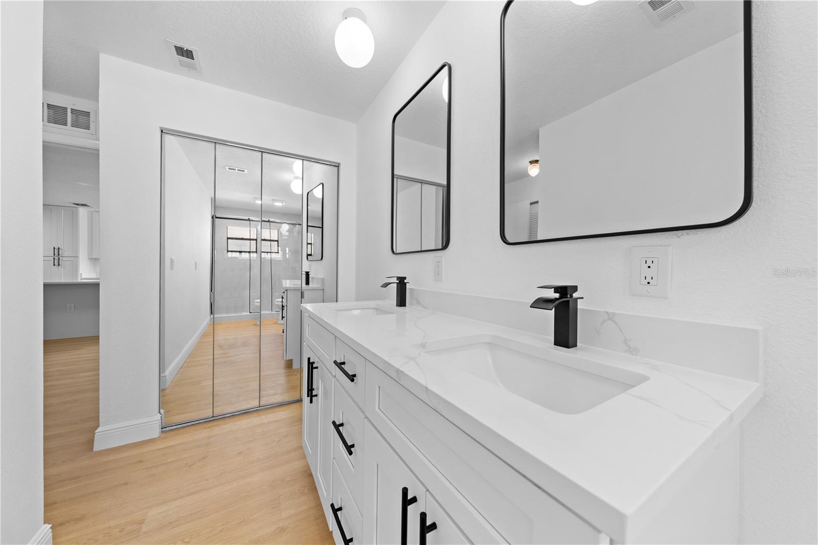 Image 19 of 41 For 5003 Gardengate Lane