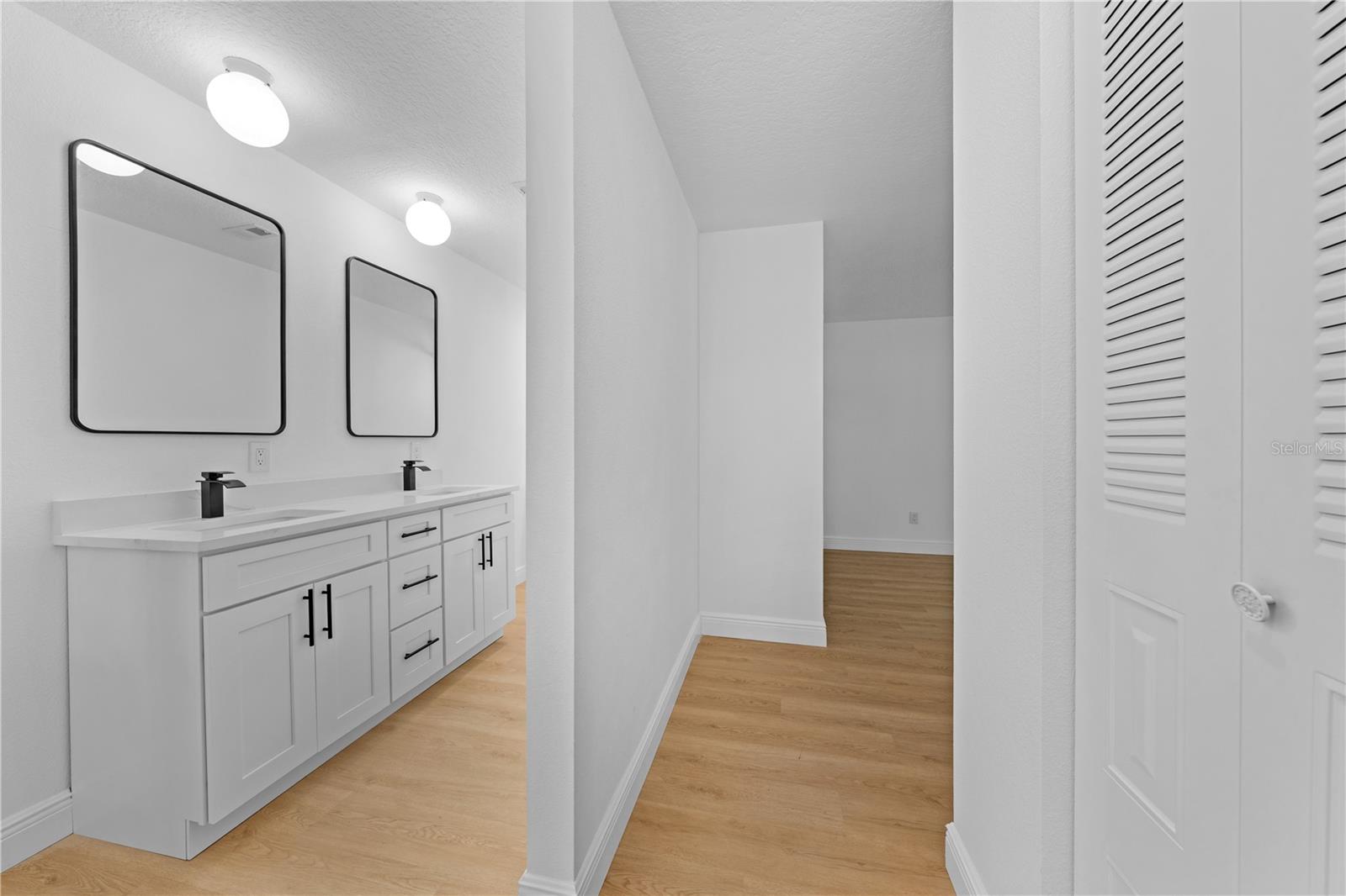 Image 21 of 41 For 5003 Gardengate Lane