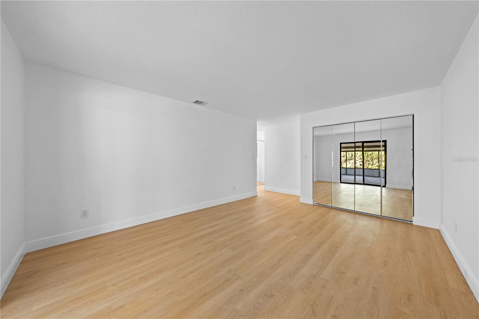 Image 22 of 41 For 5003 Gardengate Lane