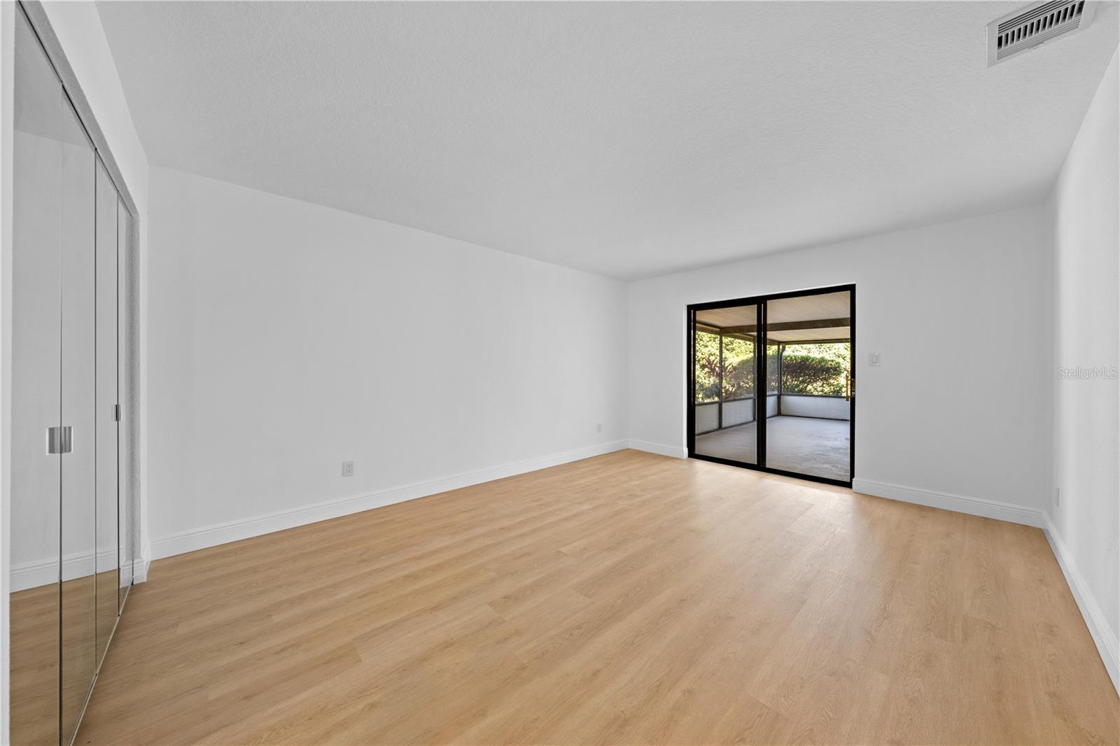 Image 23 of 41 For 5003 Gardengate Lane