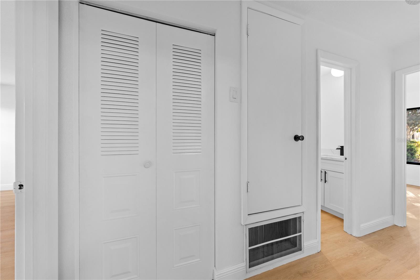 Image 25 of 41 For 5003 Gardengate Lane