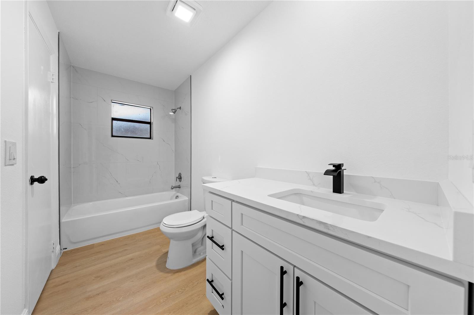 Image 28 of 41 For 5003 Gardengate Lane