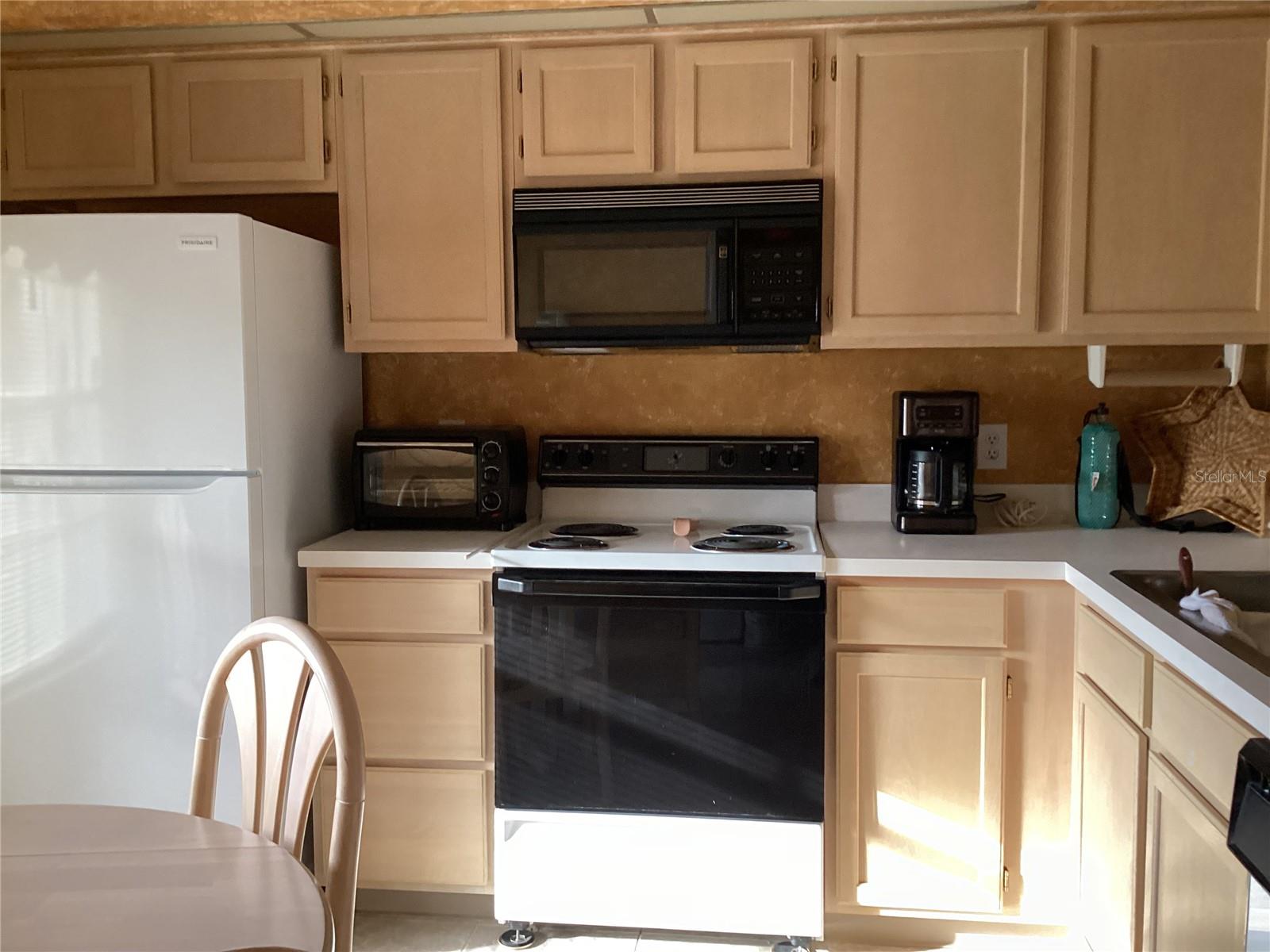 Image 7 of 45 For 13931 Timberland Drive 202