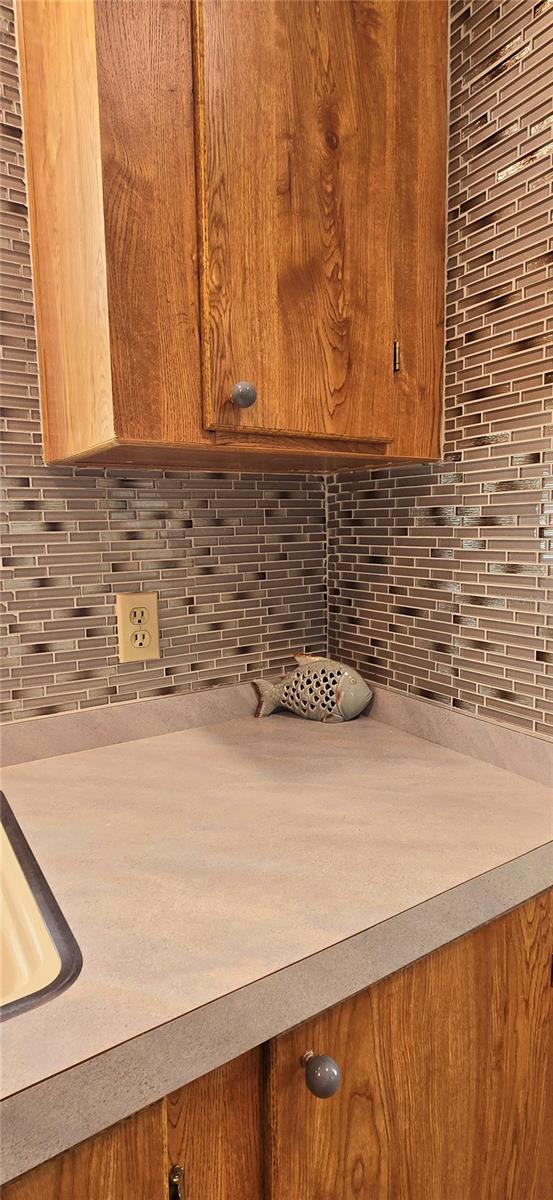 Image 18 of 26 For 50989 Highway 27  108