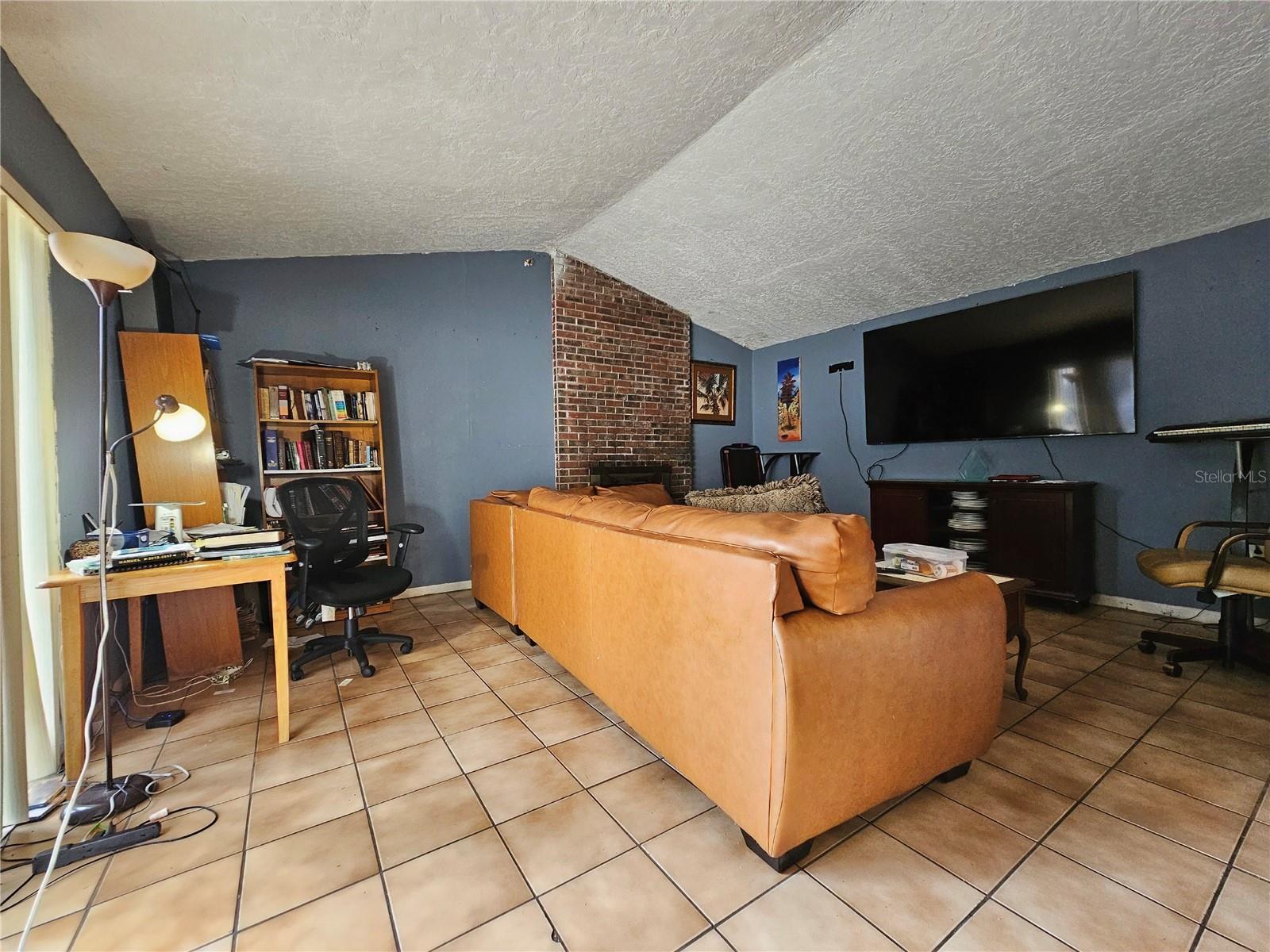 Image 14 of 40 For 4930 Hernandes Drive