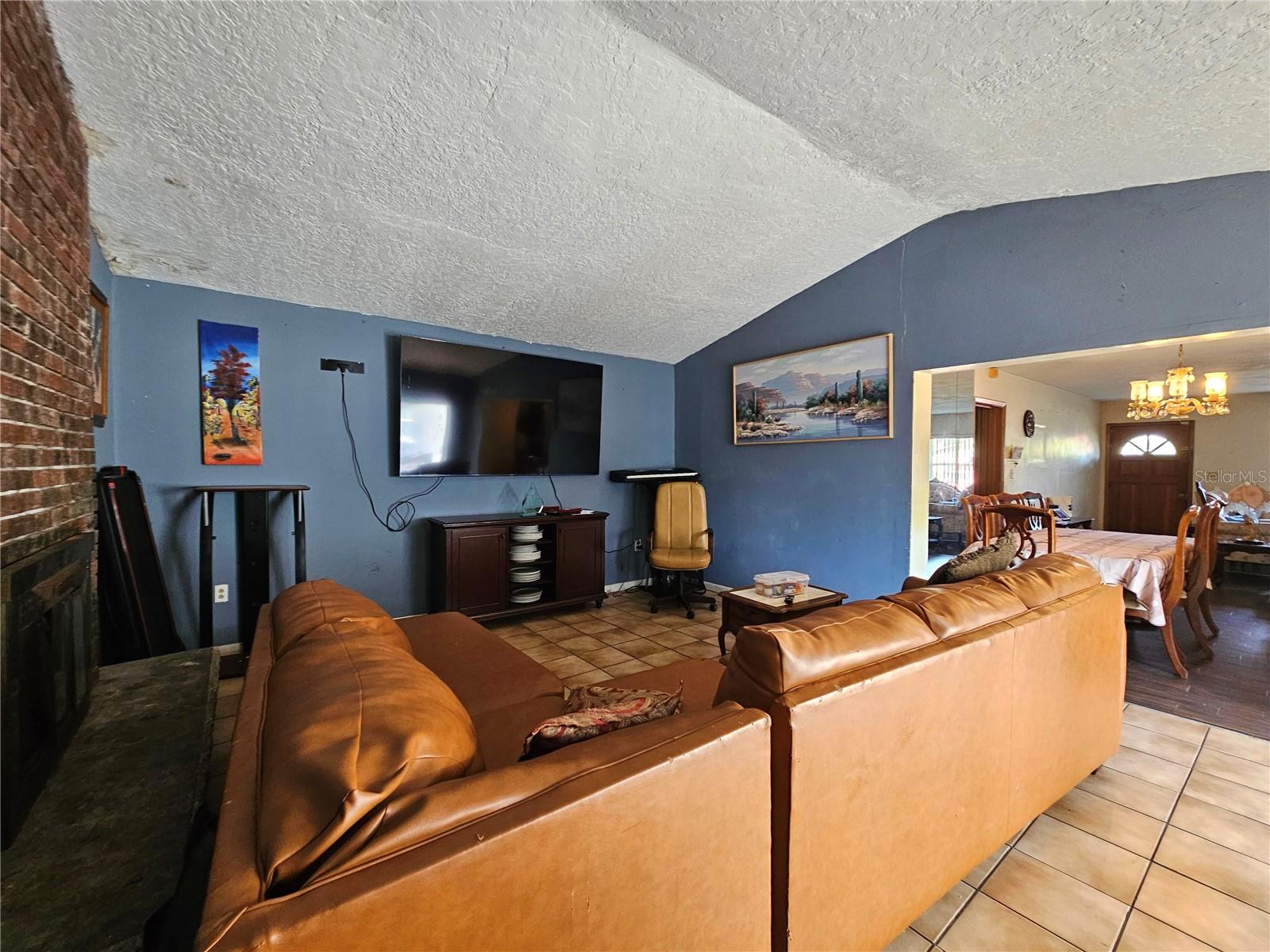 Image 16 of 40 For 4930 Hernandes Drive