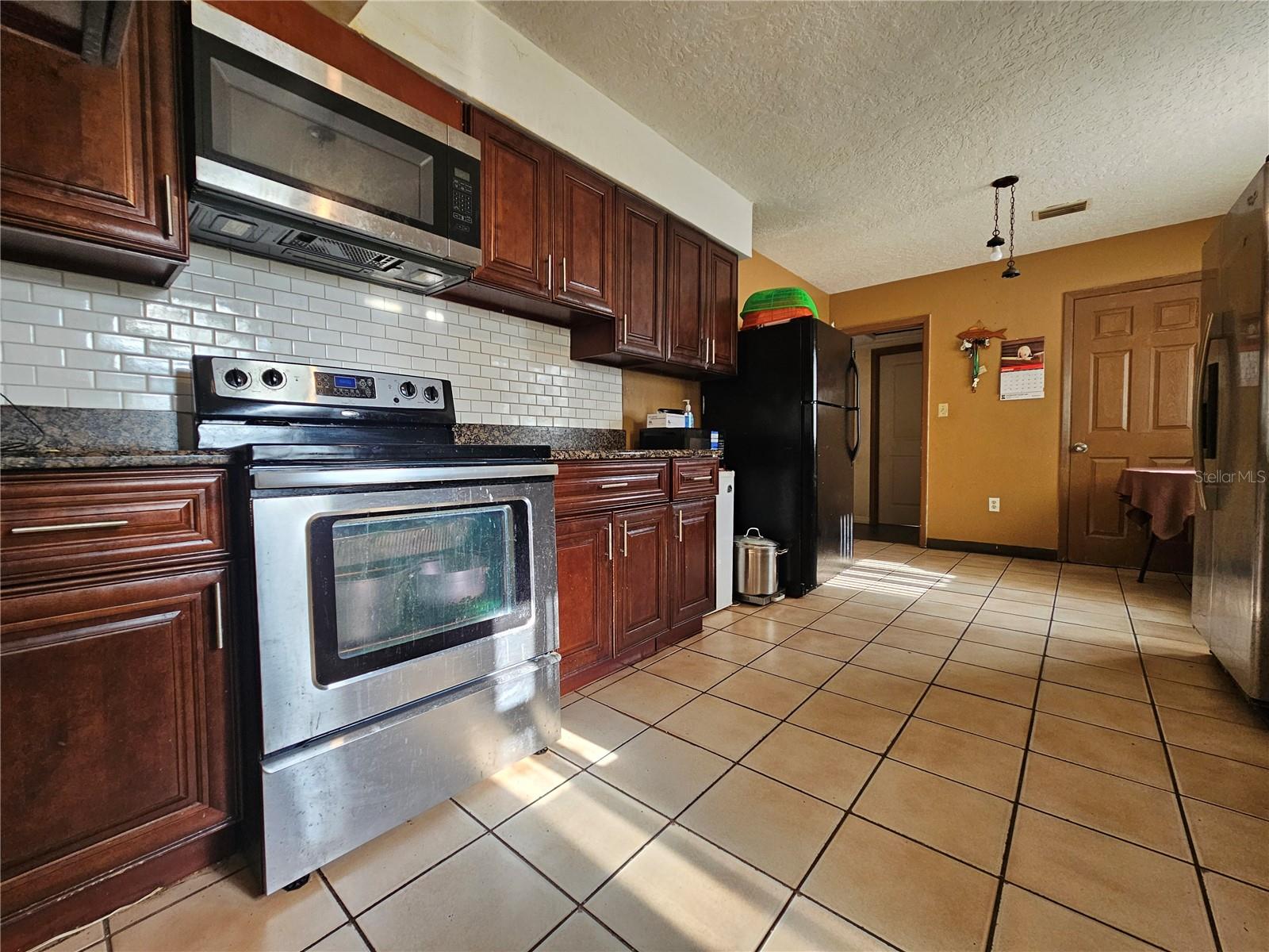 Image 17 of 40 For 4930 Hernandes Drive