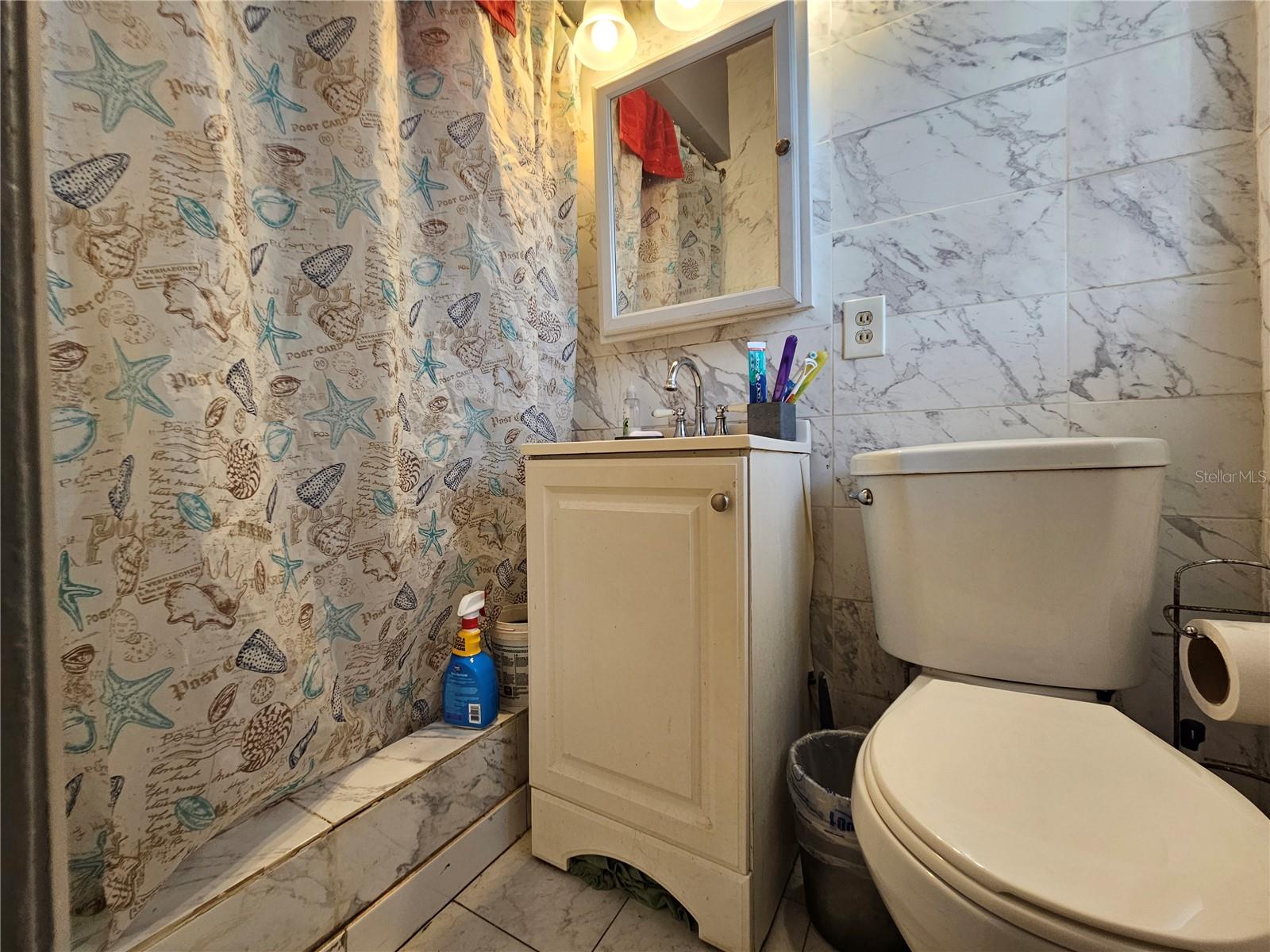 Image 28 of 40 For 4930 Hernandes Drive