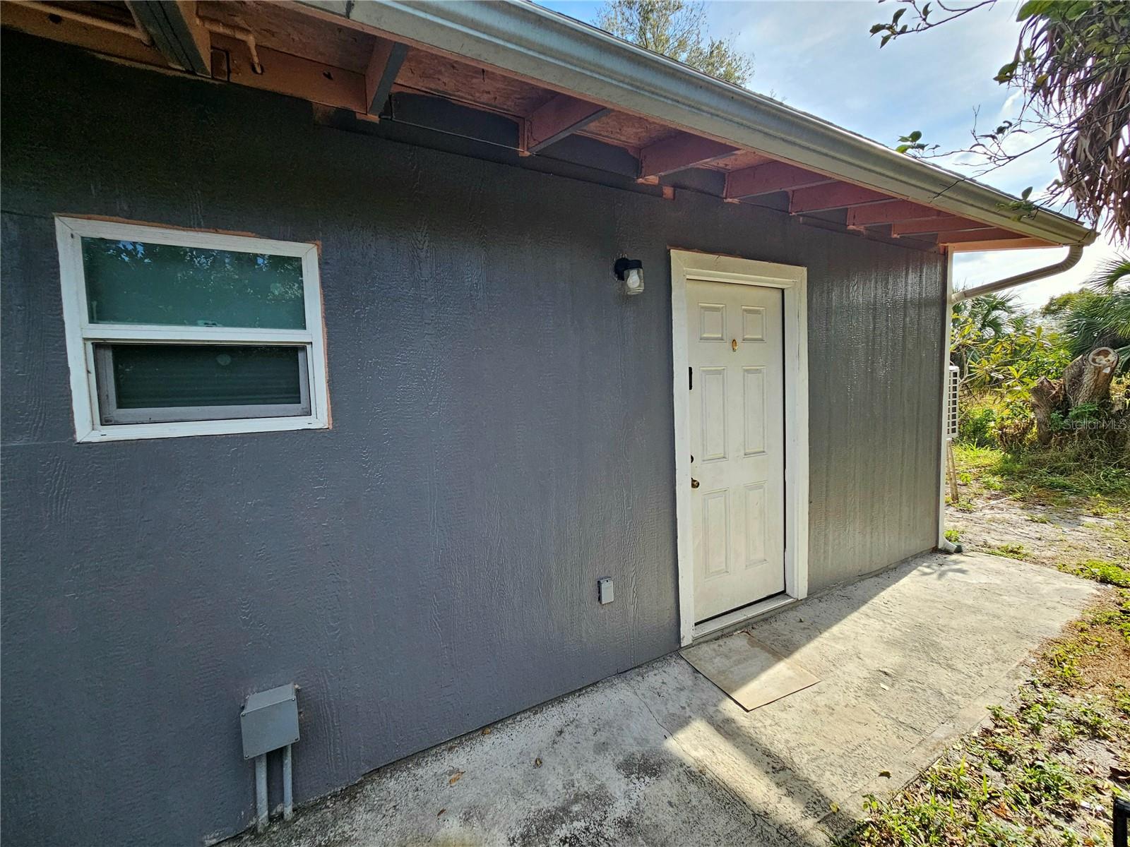 Image 32 of 40 For 4930 Hernandes Drive