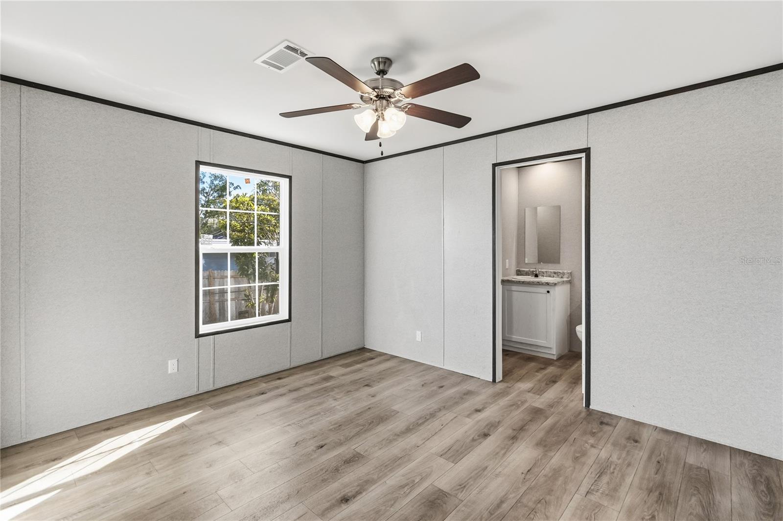 Image 14 of 20 For 2003 Oak Street