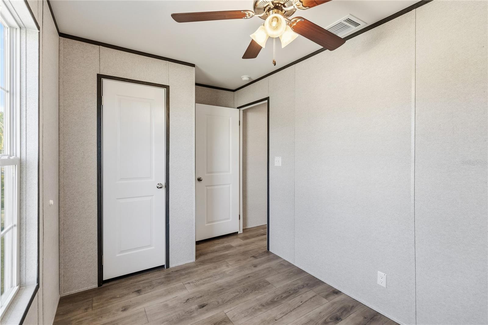 Image 18 of 20 For 2003 Oak Street