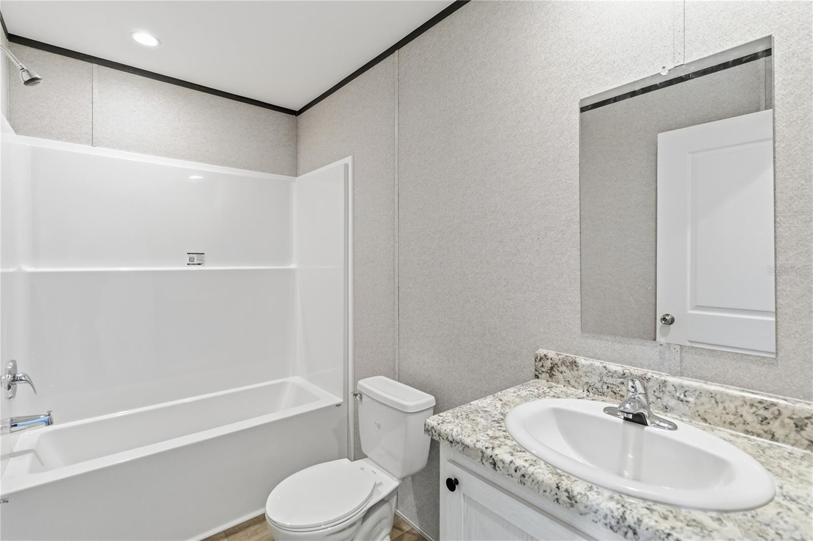 Image 19 of 20 For 2003 Oak Street