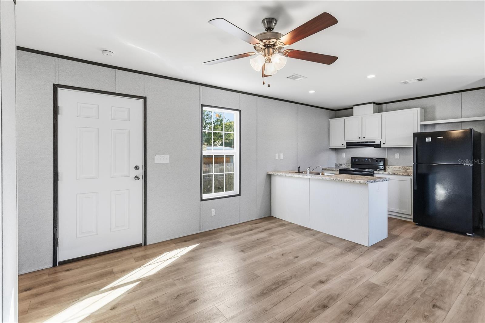 Image 6 of 20 For 2003 Oak Street