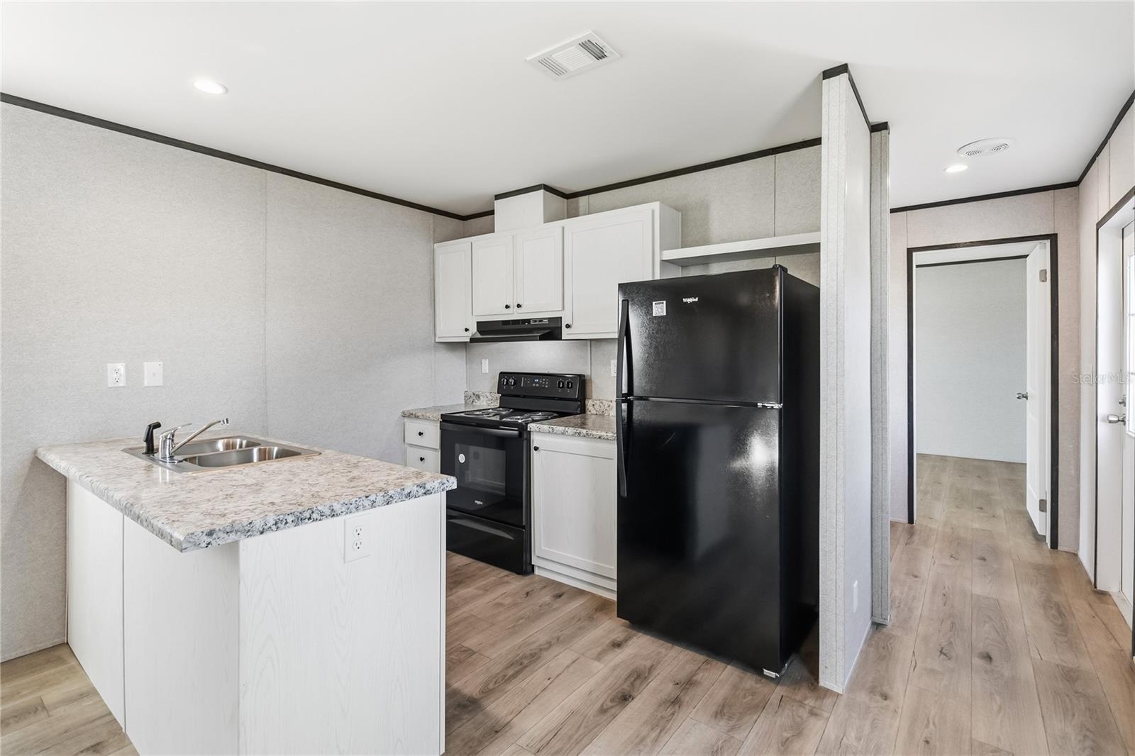 Image 9 of 20 For 2003 Oak Street