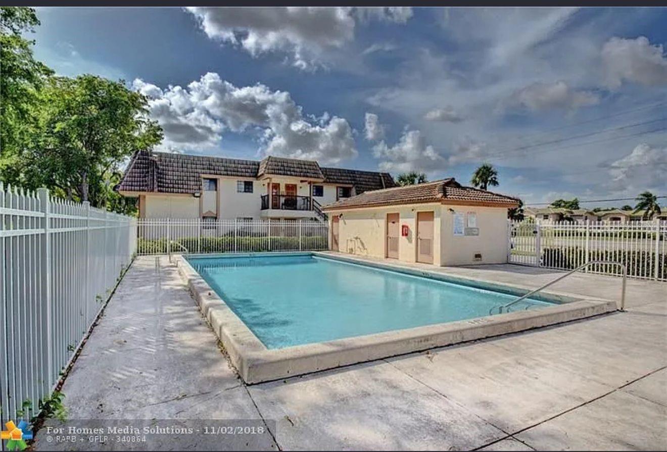 Image 12 of 12 For 12224 Royal Palm Blvd  D5