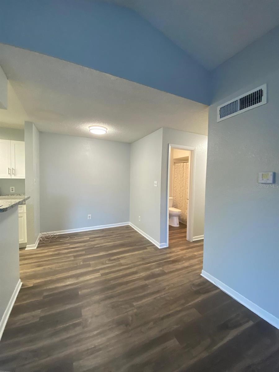 Image 5 of 15 For 4400 Thornbriar Lane 205