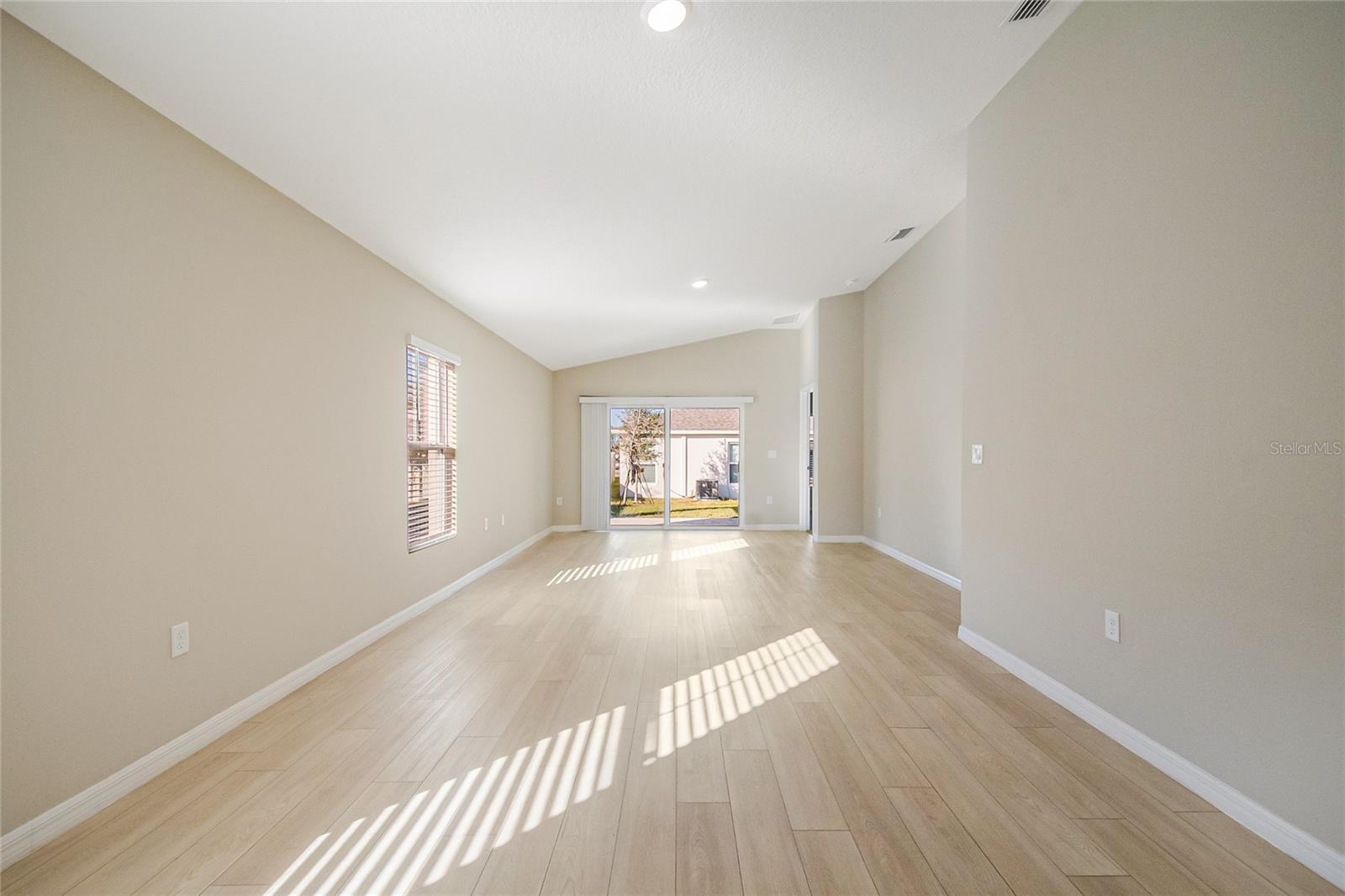 Image 10 of 30 For 1345 Derry Avenue