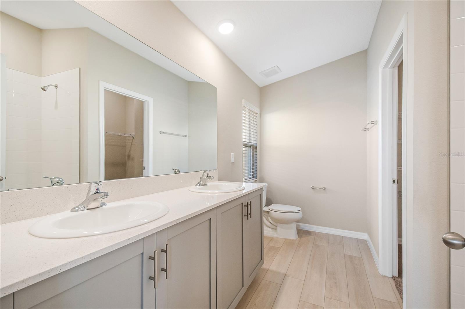 Image 14 of 30 For 1345 Derry Avenue