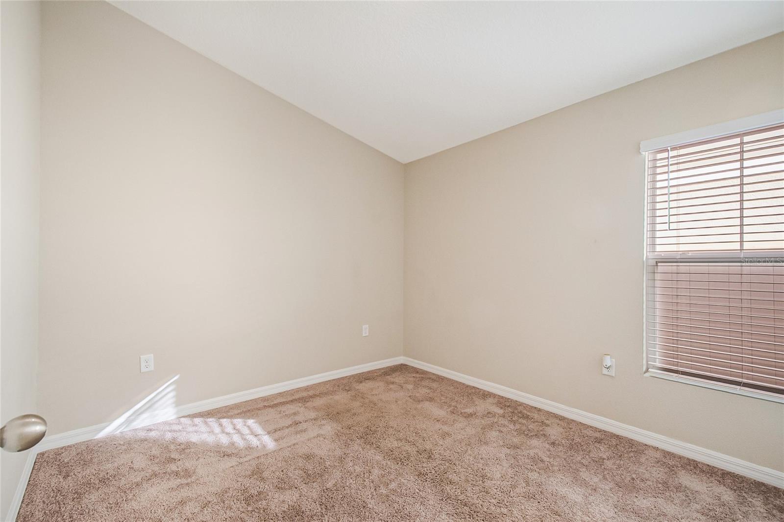 Image 19 of 30 For 1345 Derry Avenue