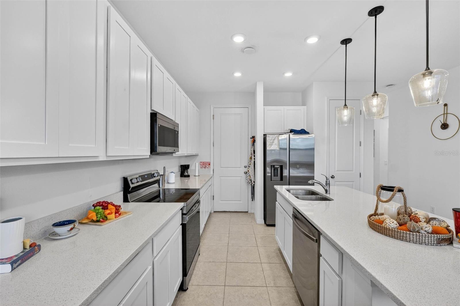 Image 11 of 77 For 832 Longboat Drive