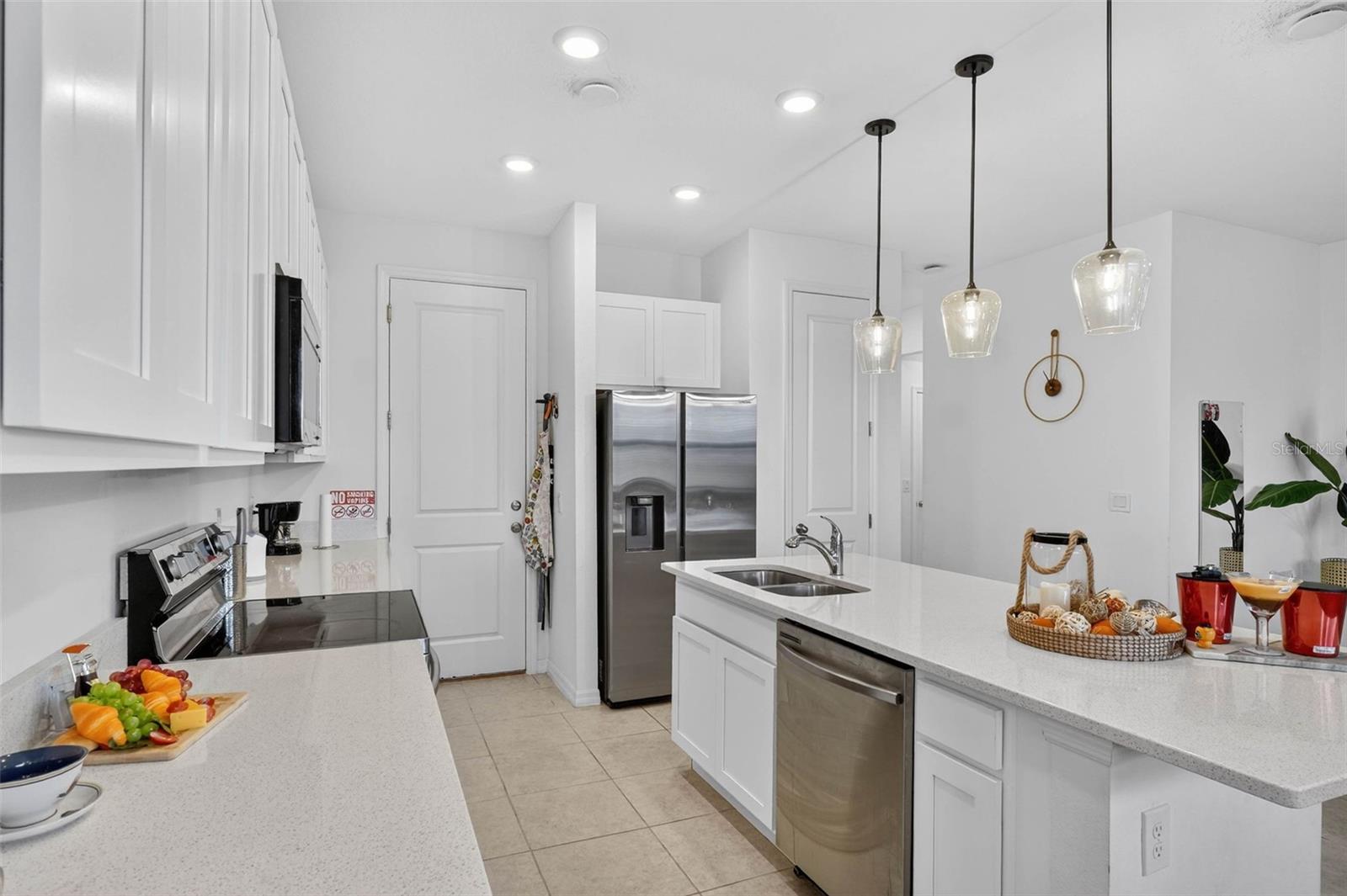 Image 12 of 77 For 832 Longboat Drive