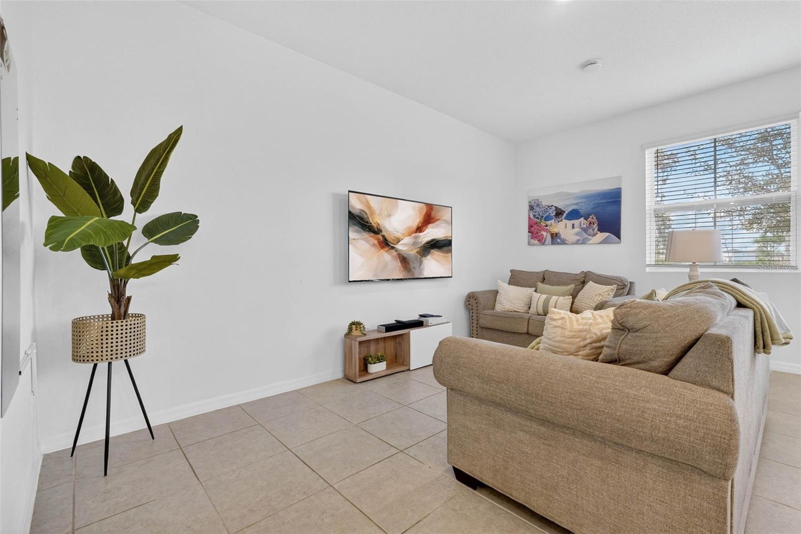 Image 19 of 77 For 832 Longboat Drive