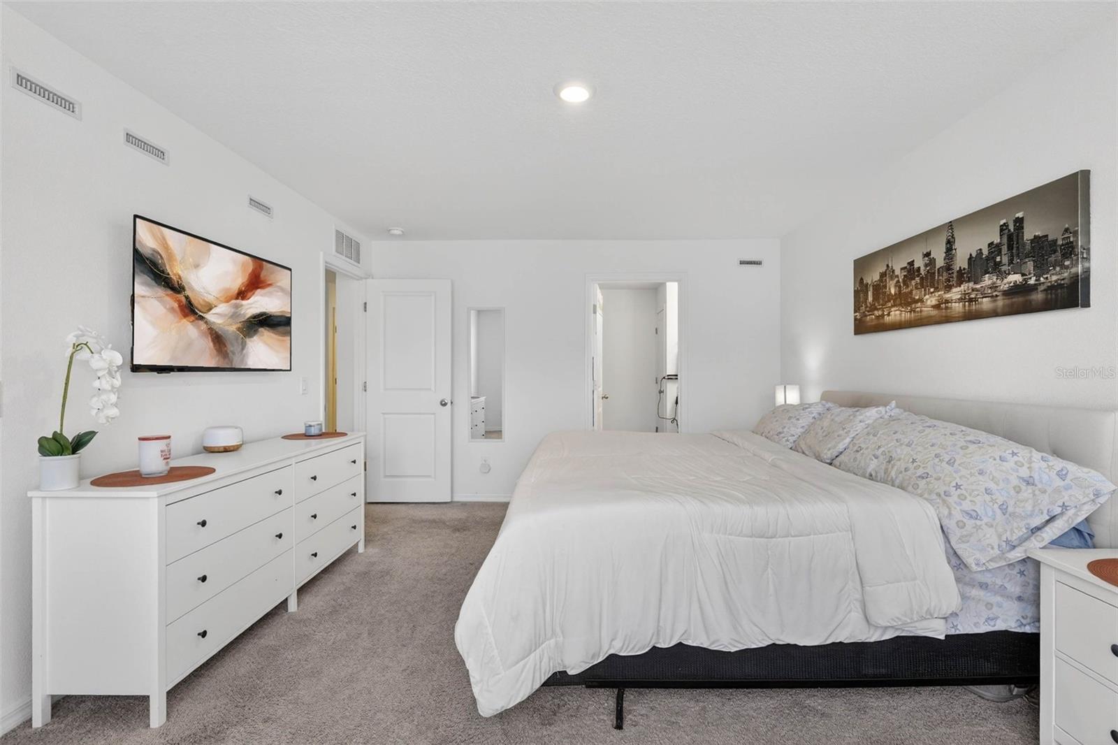 Image 24 of 77 For 832 Longboat Drive