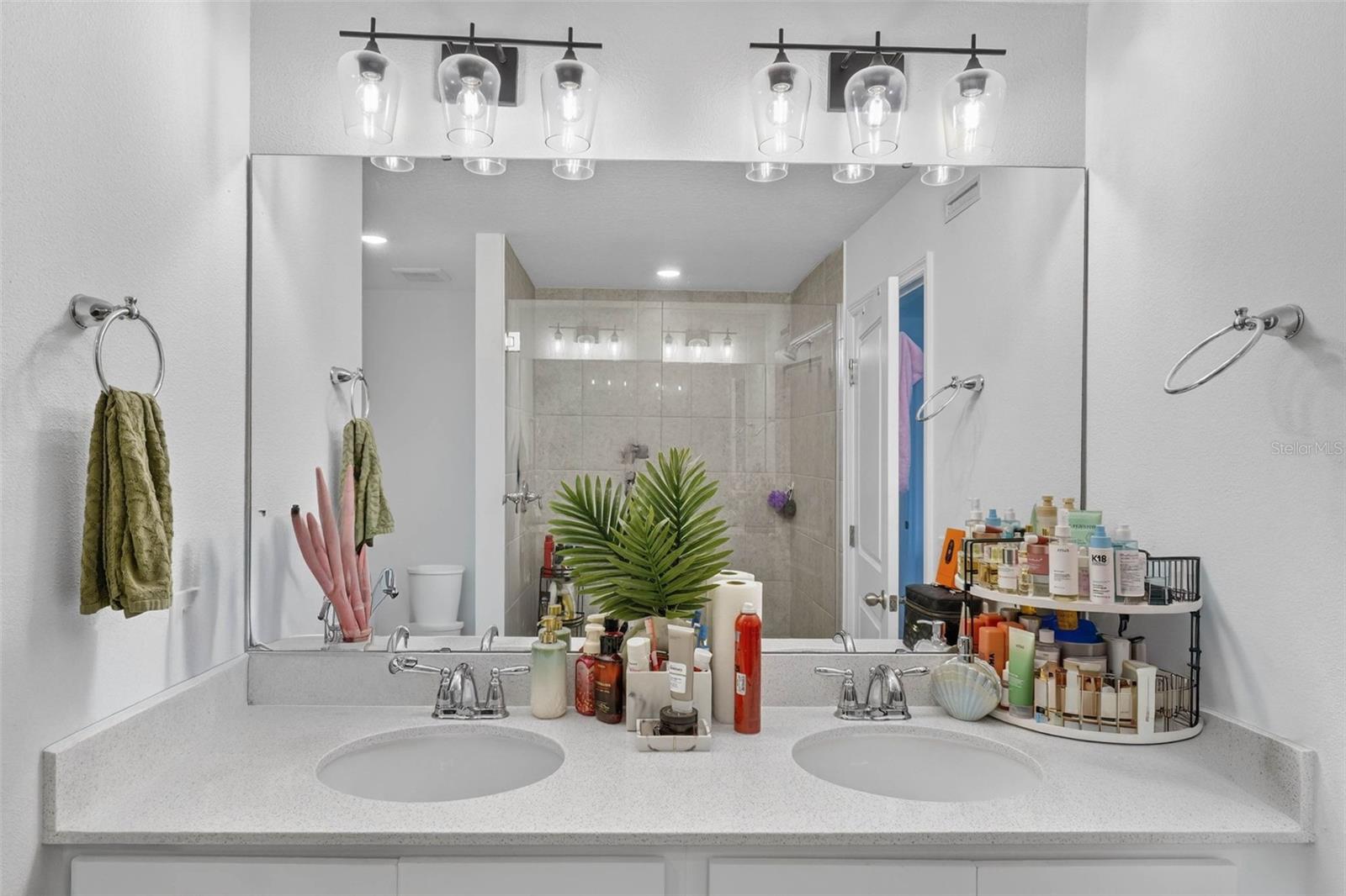 Image 27 of 77 For 832 Longboat Drive