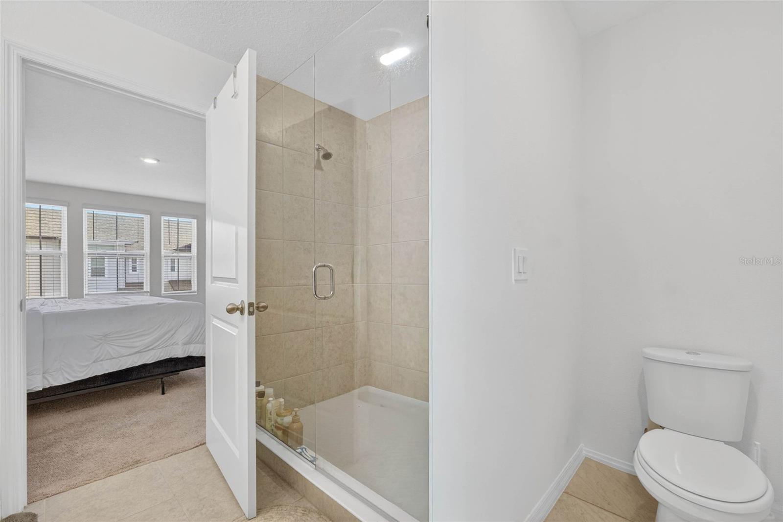 Image 28 of 77 For 832 Longboat Drive